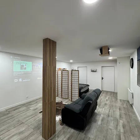 La Mirebalaise アパート ポアティエ